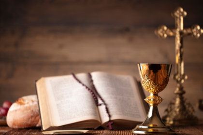 O ano litúrgico ganha vida como um caminho de conversão, memória e esperança na reflexão de Jose Eduardo De Oliveira e Silva.