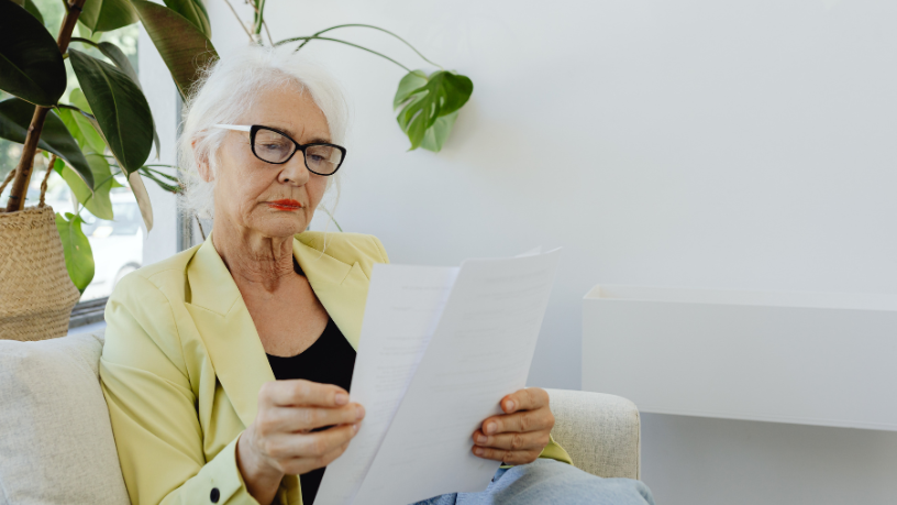 Informação clara e acessível como direito essencial na terceira idade, com a atuação do Sindnapi - Sindicato Nacional dos Aposentados, Pensionistas e Idosos na defesa de decisões mais seguras e conscientes.